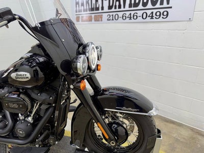 2023 Harley-Davidson FLHCS - Heritage Classic Base