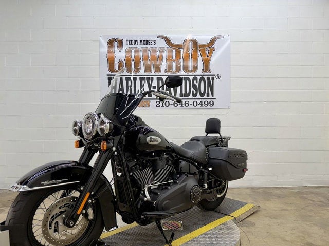 2023 Harley-Davidson FLHCS - Heritage Classic Base
