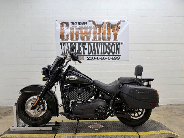 2023 Harley-Davidson FLHCS - Heritage Classic Base