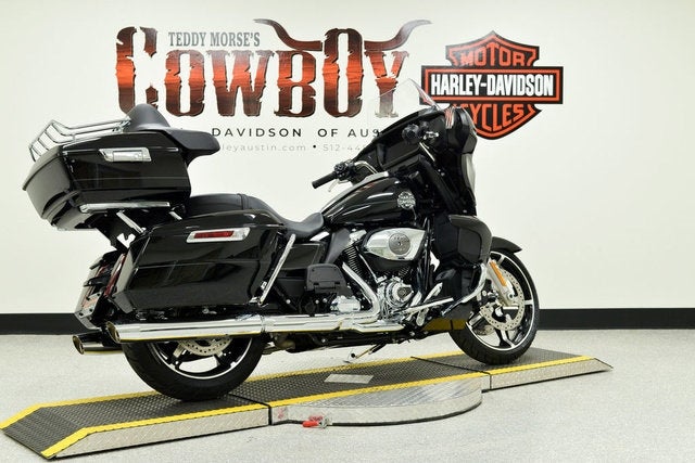 2025 Harley-Davidson FLHXU - Street Glide Ultra Base