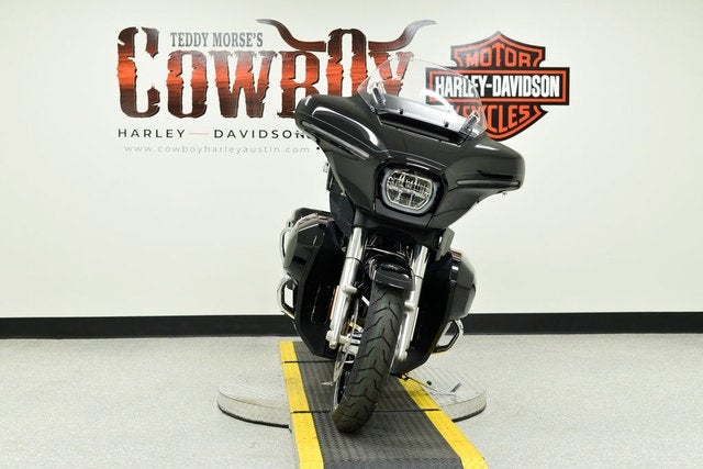 2025 Harley-Davidson FLHXU - Street Glide Ultra Base