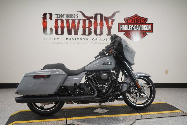 2026 Harley-Davidson FLHX - Street Glide Base