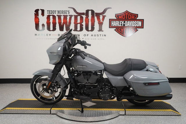 2026 Harley-Davidson FLHX - Street Glide Base