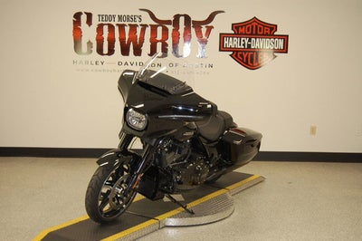 2025 Harley-Davidson FLHX - Street Glide Base