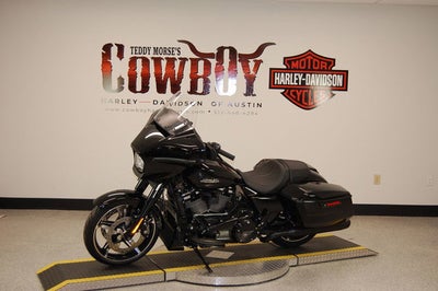 2025 Harley-Davidson FLHX - Street Glide Base