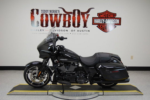 2025 Harley-Davidson FLHX - Street Glide Base