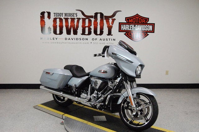 2025 Harley-Davidson FLHX - Street Glide Base