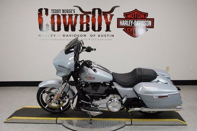 2025 Harley-Davidson FLHX - Street Glide Base