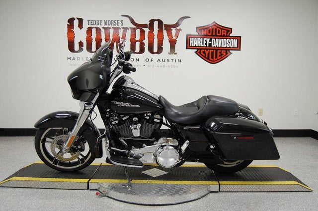 2019 Harley-Davidson FLHX - Street Glide Base