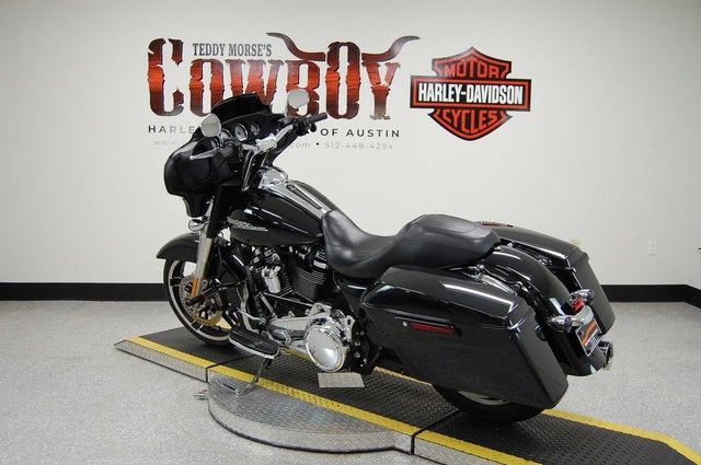2019 Harley-Davidson FLHX - Street Glide Base