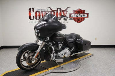 2017 Harley-Davidson Street Glide FLHXS - Special