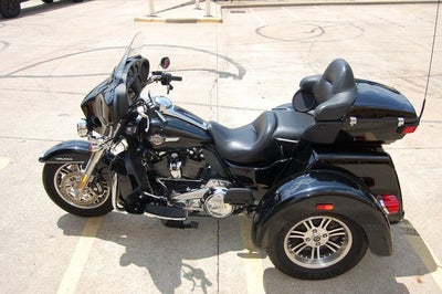 2022 Harley-Davidson FLHTCUTG - Tri Glide Ultra Base