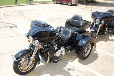 2022 Harley-Davidson FLHTCUTG - Tri Glide Ultra Base