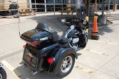 2022 Harley-Davidson FLHTCUTG - Tri Glide Ultra Base