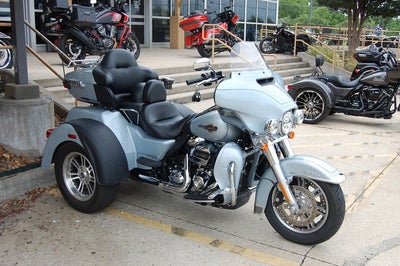 2023 Harley-Davidson FLHTCUTG - Tri Glide Ultra Base