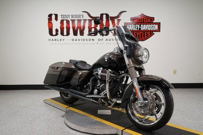 2014 Harley-Davidson Touring FLHRSE - CVO Road King