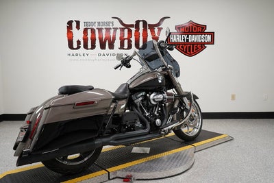 2014 Harley-Davidson Touring FLHRSE - CVO Road King