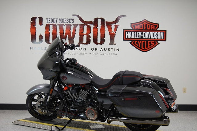 2025 Harley-Davidson FLHXSE - CVO Street Glide Base