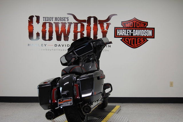 2025 Harley-Davidson FLHXSE - CVO Street Glide Base
