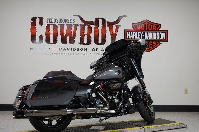 2025 Harley-Davidson FLHXSE - CVO Street Glide Base
