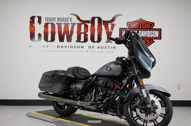 2025 Harley-Davidson FLHXSE - CVO Street Glide Base