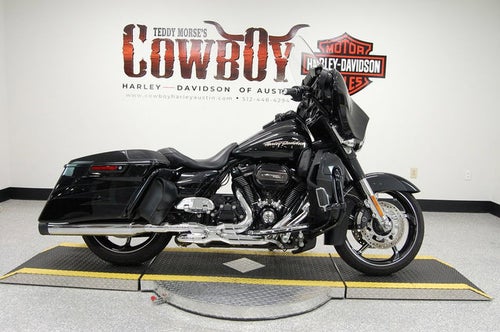 2017 Harley-Davidson FLHXSE - CVO Street Glide Base