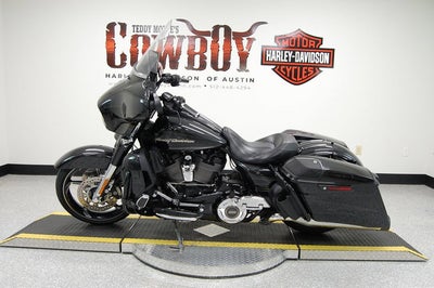 2017 Harley-Davidson FLHXSE - CVO Street Glide Base
