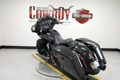 2017 Harley-Davidson FLHXSE - CVO Street Glide Base