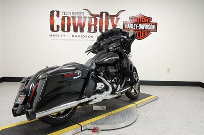 2017 Harley-Davidson FLHXSE - CVO Street Glide Base