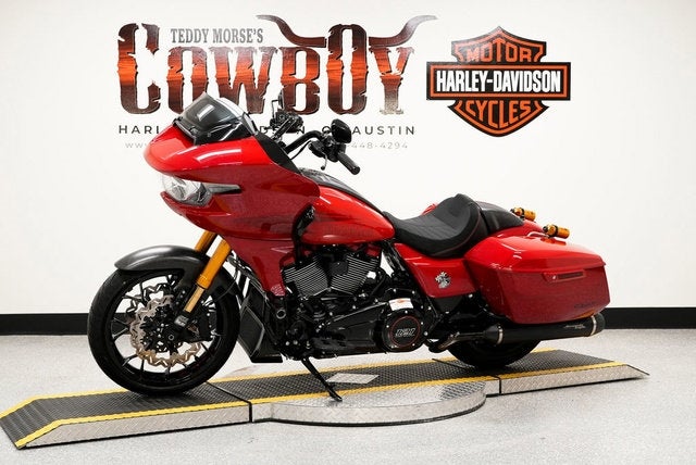 2025 Harley-Davidson FLTRXSTSE - CVO Road Glide ST Base