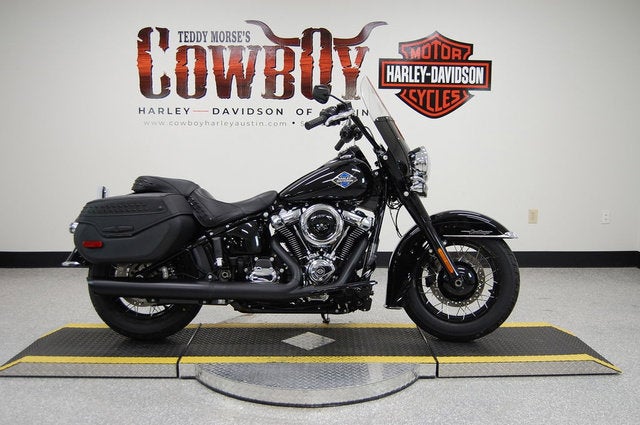 2025 Harley-Davidson Softail FLHC - Heritage Classic