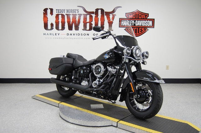 2025 Harley-Davidson Softail FLHC - Heritage Classic