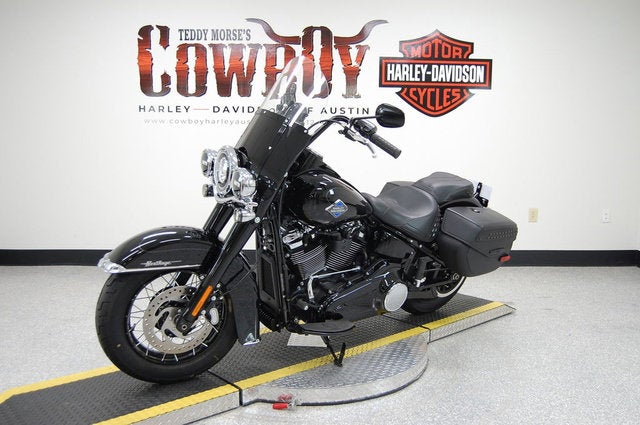 2025 Harley-Davidson Softail FLHC - Heritage Classic