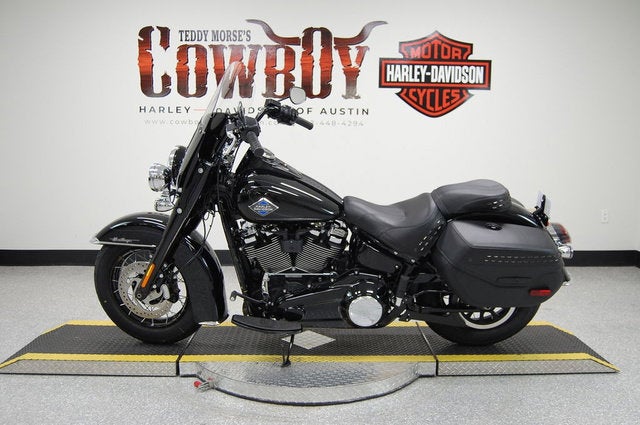 2025 Harley-Davidson Softail FLHC - Heritage Classic
