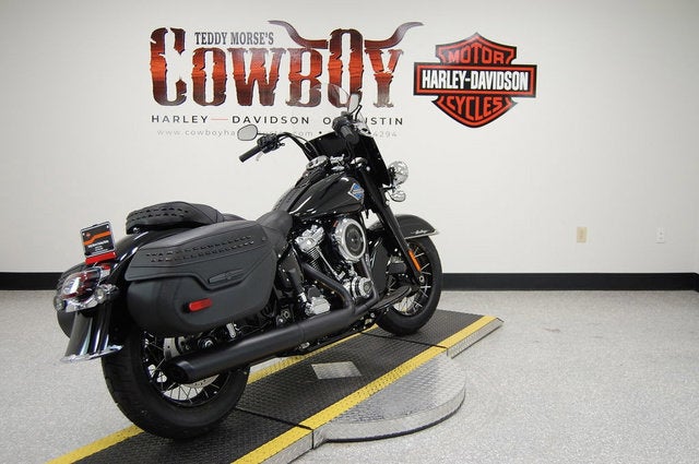 2025 Harley-Davidson Softail FLHC - Heritage Classic