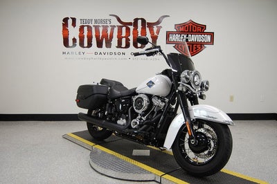 2025 Harley-Davidson Softail FLHC - Heritage Classic