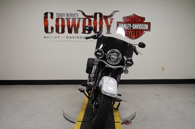 2025 Harley-Davidson Softail FLHC - Heritage Classic