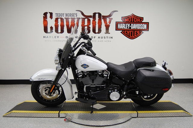 2025 Harley-Davidson Softail FLHC - Heritage Classic