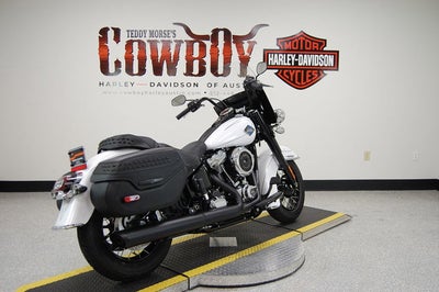 2025 Harley-Davidson Softail FLHC - Heritage Classic