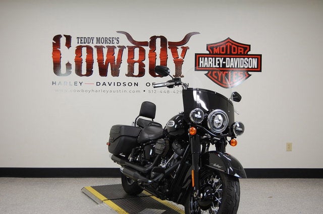 2023 Harley-Davidson FLHCS - Heritage Classic Base