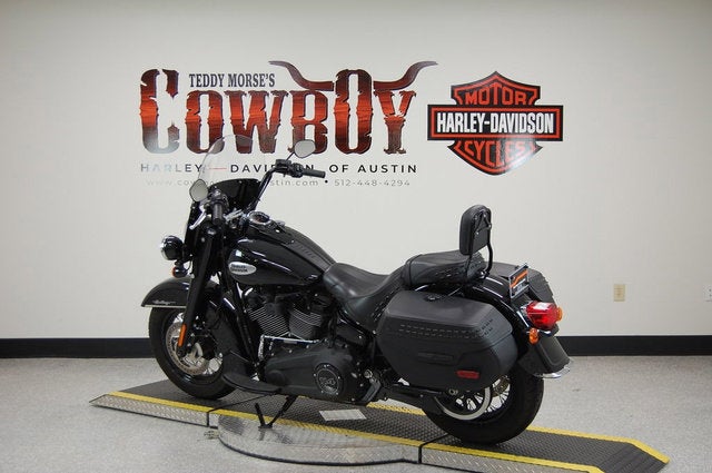 2023 Harley-Davidson FLHCS - Heritage Classic Base