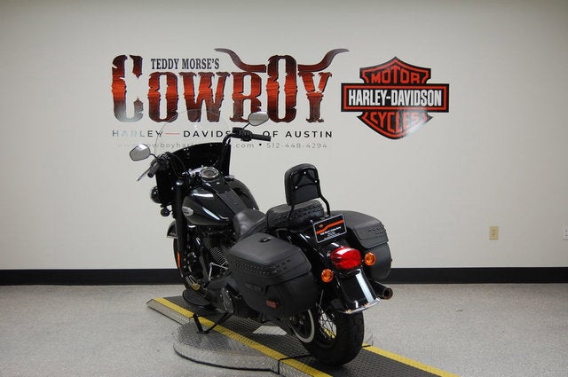 2023 Harley-Davidson FLHCS - Heritage Classic Base