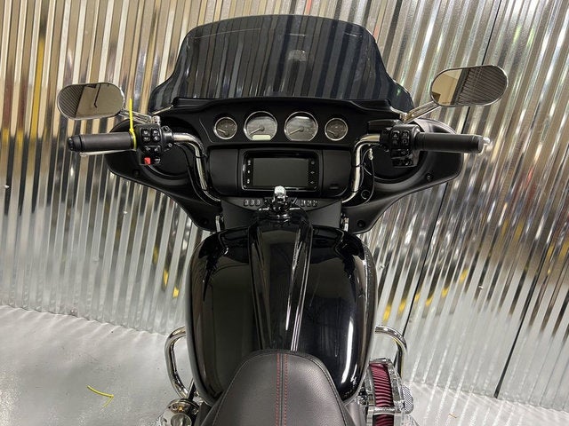 2021 Harley-Davidson FLHP Base