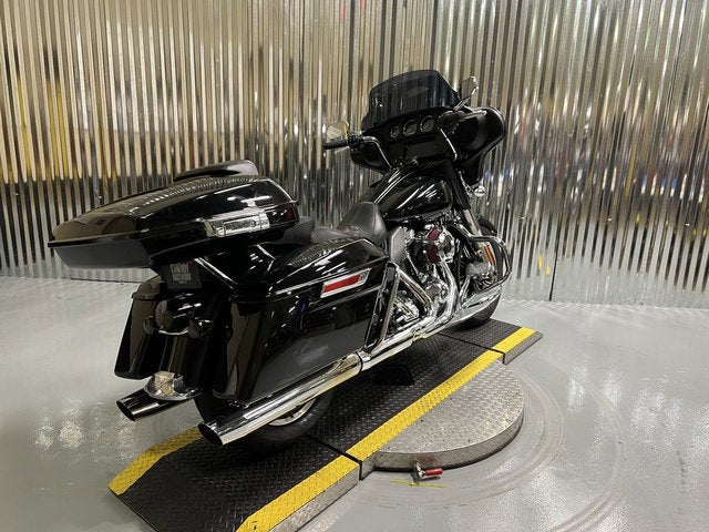 2021 Harley-Davidson FLHP Base