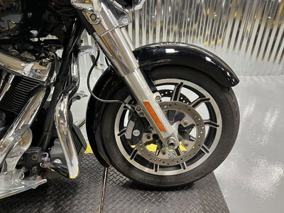 2021 Harley-Davidson FLHP Base