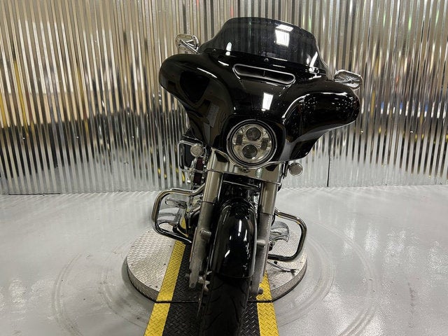 2021 Harley-Davidson FLHP Base