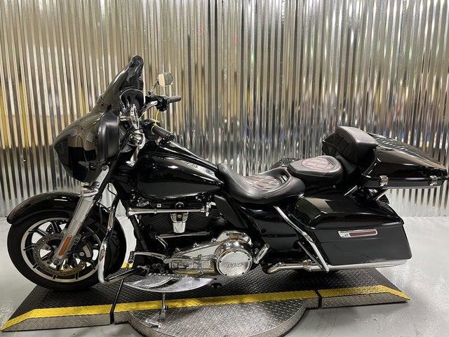 2021 Harley-Davidson FLHP Base