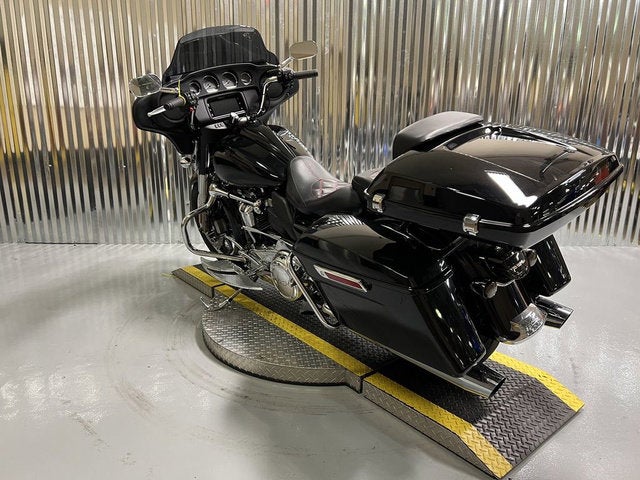 2021 Harley-Davidson FLHP Base