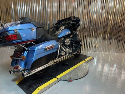 2011 Harley-Davidson FLHTK - Electra Glide Ultra Limited Base