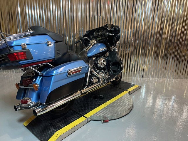 2011 Harley-Davidson FLHTK - Electra Glide Ultra Limited Base